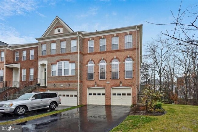 Building Photo - 22092 Avonworth Square