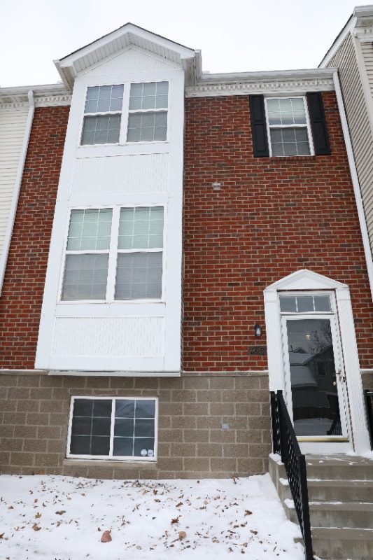 Building Photo - 8017 Stratford Cir S