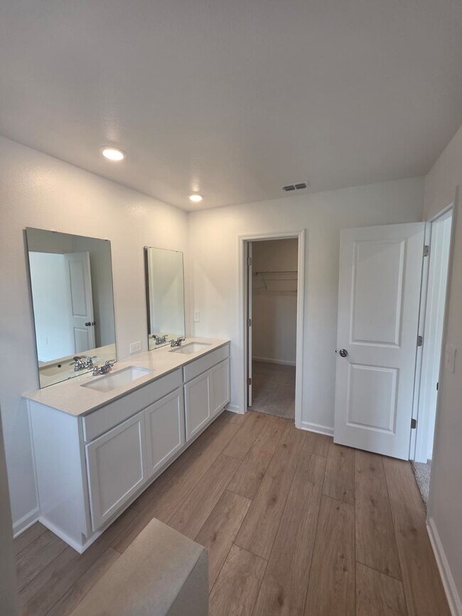 Building Photo - Brand-New 3-Bedroom Townhome in Crossprairie – Modern Living in St. Cloud