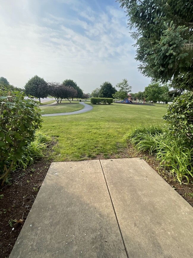 Building Photo - 2803 Oakmont Dr
