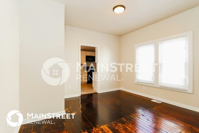 Building Photo - 308 S 41st St
