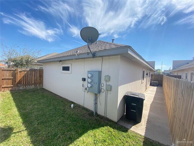 Building Photo - 9 E la Cantera Ave