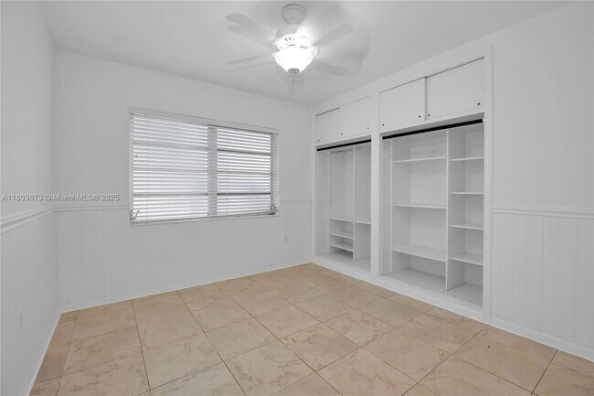 Building Photo - 6200 SW 63rd Ave