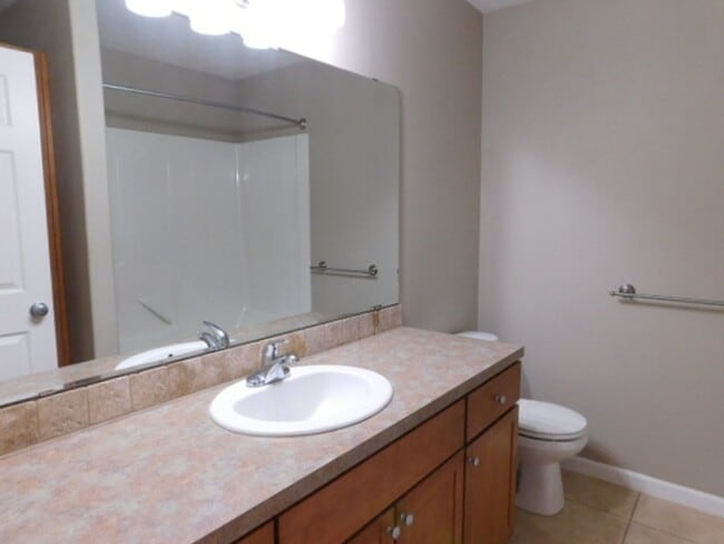 Building Photo - 3Bd/2Ba Single Story House - Available Soon!