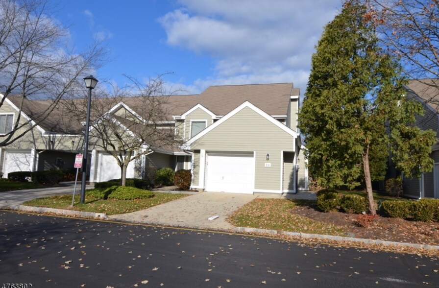 Building Photo - 26 Stryker Ct
