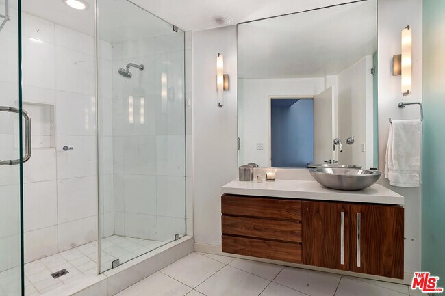 Building Photo - 1730 Mt Olympus Dr