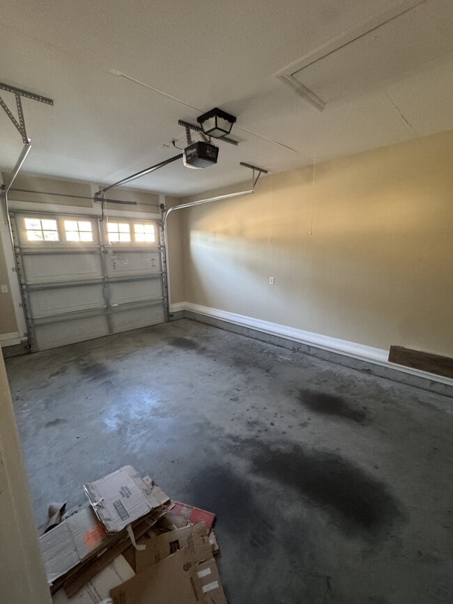 Building Photo - 3909A Nantucket Rd