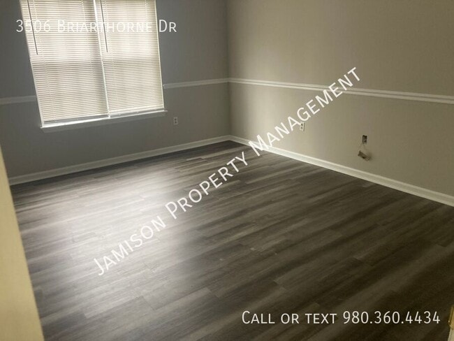 Building Photo - 3506 Briarthorne Dr