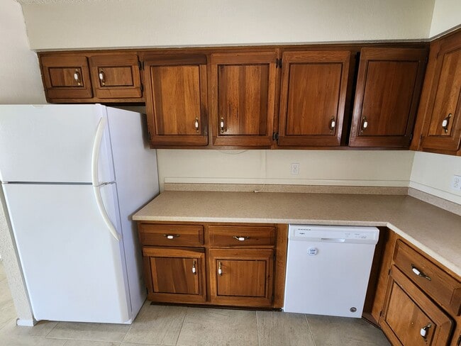 Building Photo - 3224 Hillrise Dr