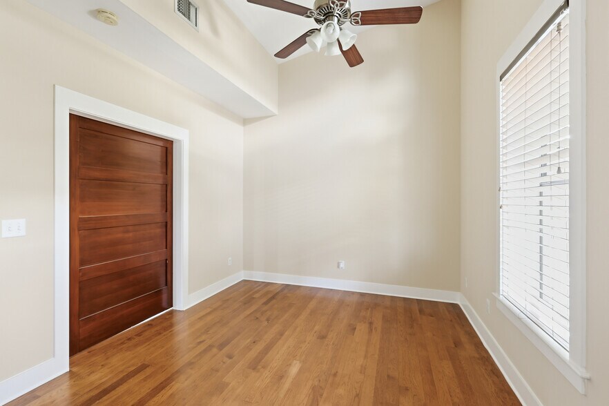 Primary Bedroom - 1415 W 51st St