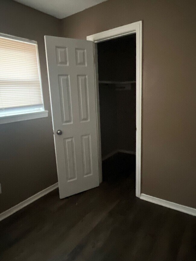 Building Photo - 1614 58th St