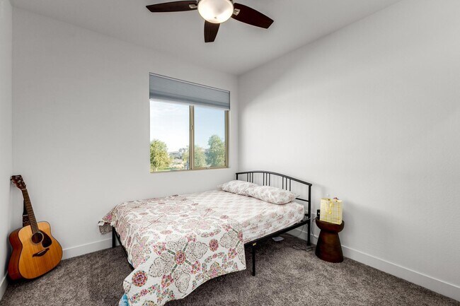 Building Photo - 6759 N 128th Dr