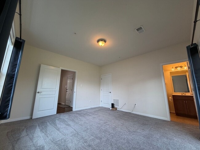 Building Photo - 43561 Marguerite Way