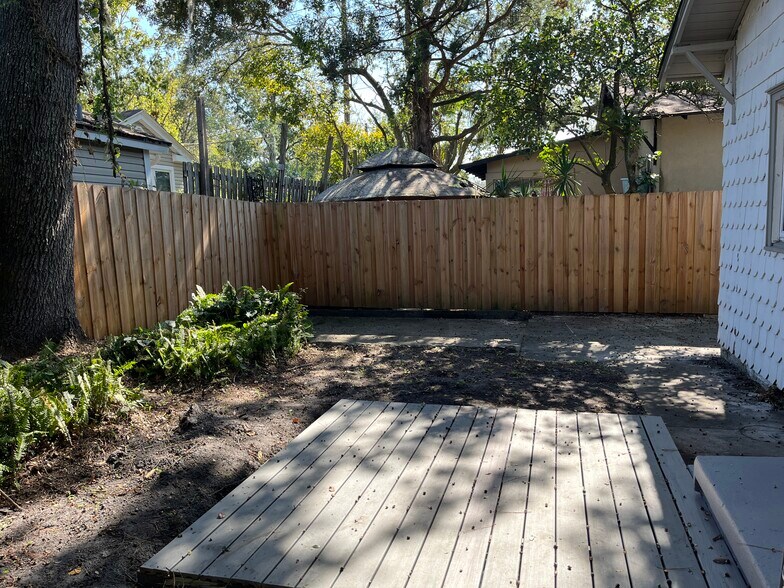 Building Photo - 2149 Mango Pl