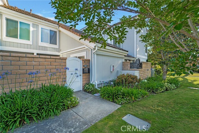 Building Photo - 3742 Montego Dr