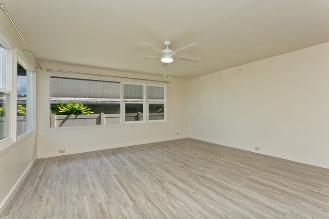 Building Photo - Single Family