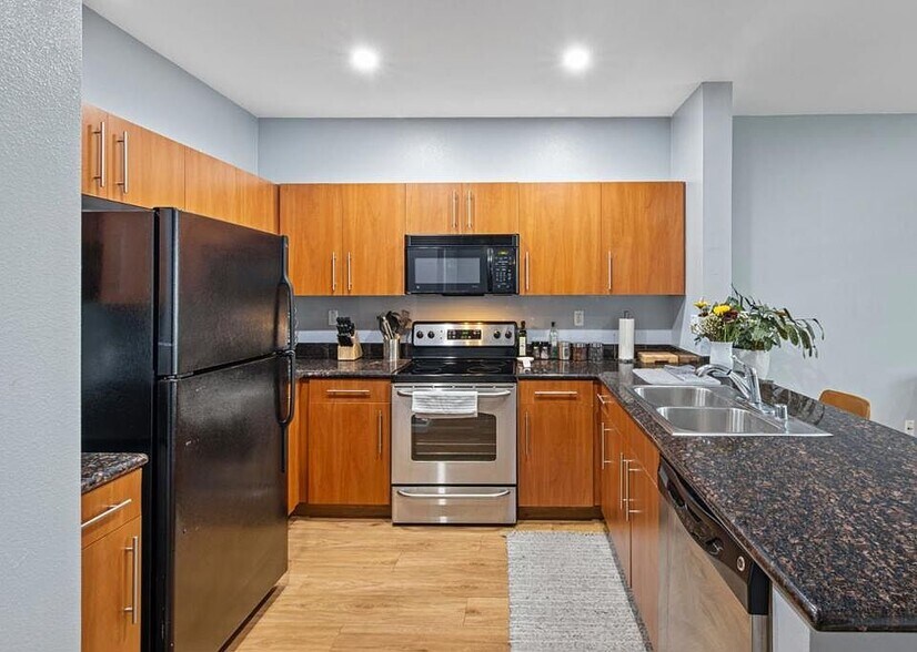 Building Photo - 1060 S Third St