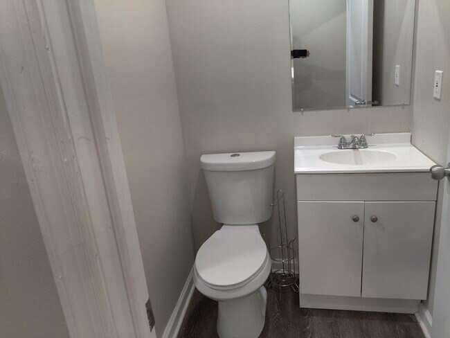 Building Photo - 5535 Crowson St