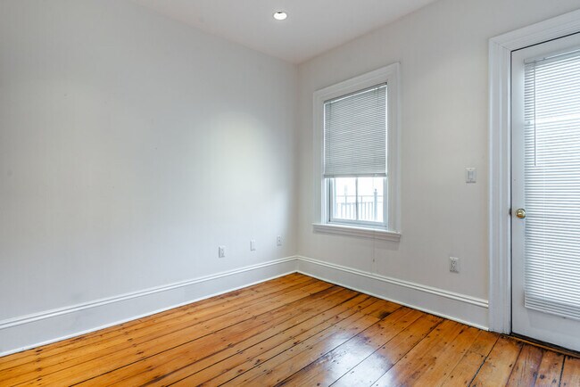 Building Photo - 1600 Tremont St