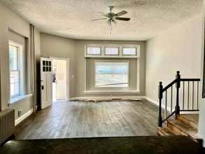 Building Photo - 1137 E 3rd St