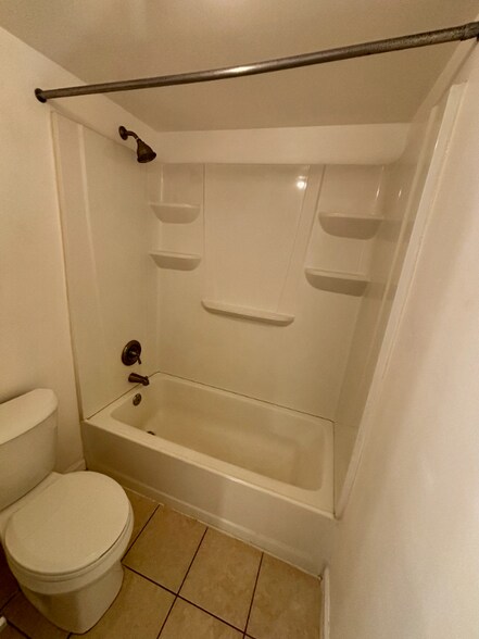 Building Photo - 5 Hawk Run Ct