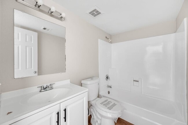 Building Photo - 2814 E Le Marche Ave