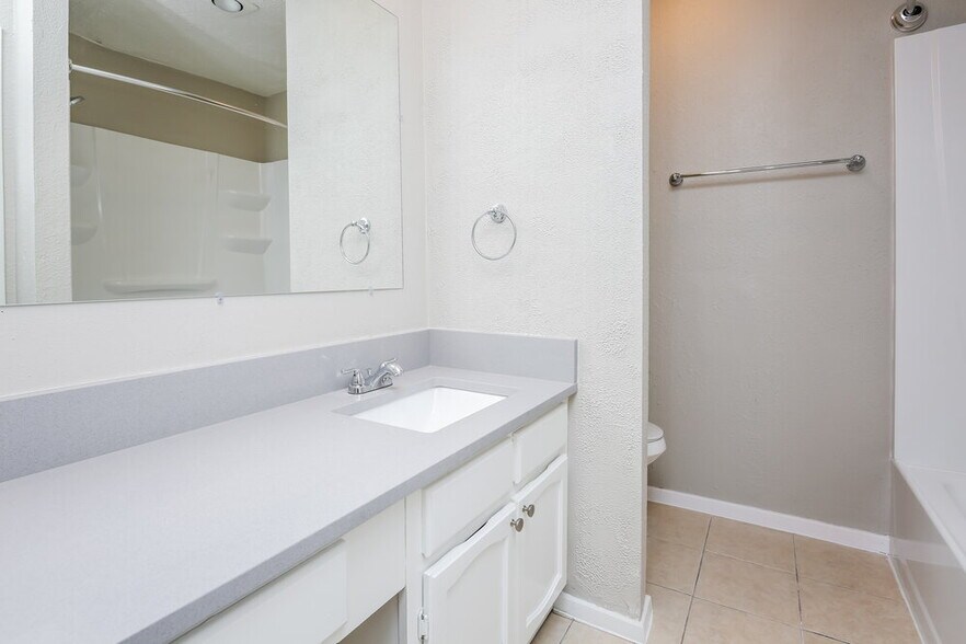 Building Photo - 3306 Seaboard Dr