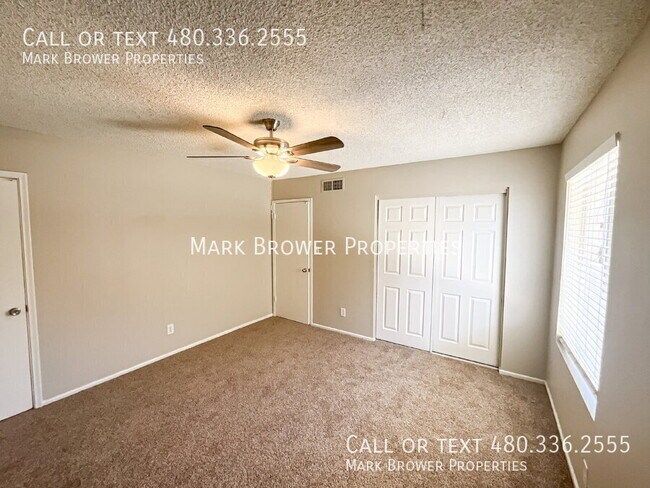 Building Photo - 4025 W Carol Ave