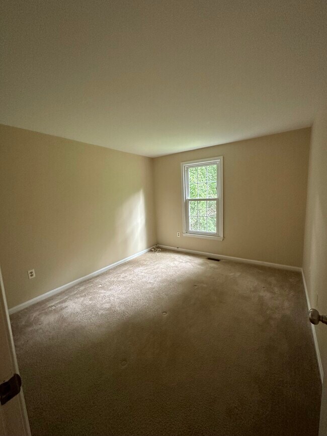 Building Photo - 11413 Oak Leaf Dr