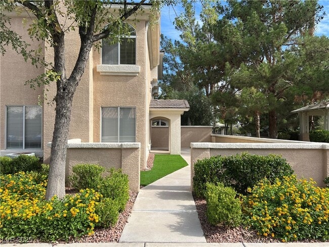 Primary Photo - 910 Elegant Coral Ave
