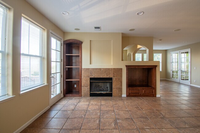 Building Photo - 749 Batista Dr