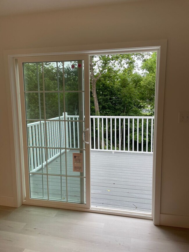 Building Photo - 40 Longfellow Dr