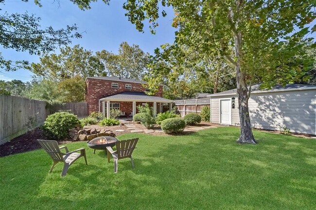 Building Photo - 2511 Blue Willow Dr