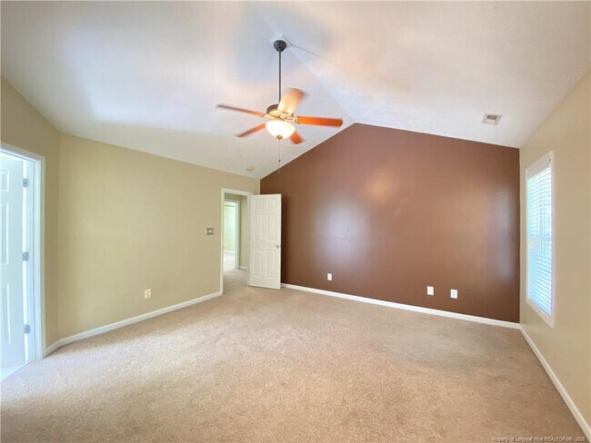 Building Photo - 1058 Carolina Way