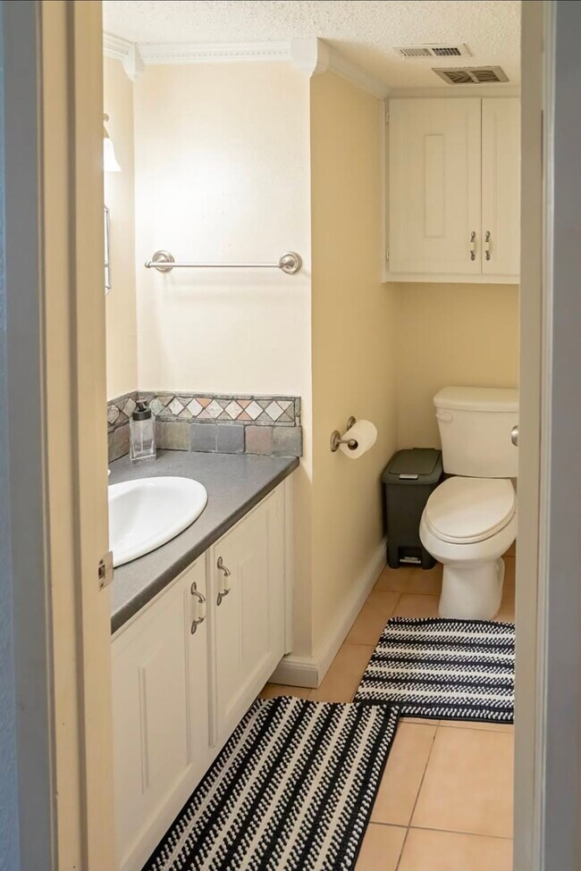 Building Photo - Harligen #5