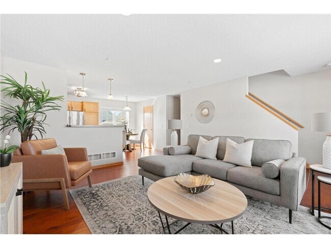Building Photo - Sparkling Like-New 3 Bedroom Plus Office/L...