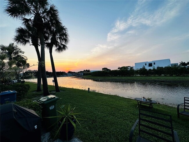 Building Photo - 16755 Hemingway Dr