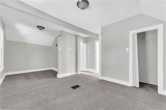Building Photo - 3153 W 88th St