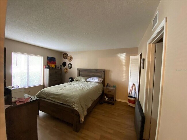 Building Photo - 8213 Sun Spring Cir