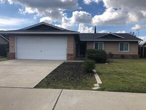 Building Photo - Walking distance to CSU Stanislaus