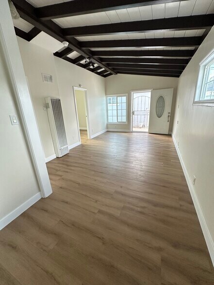 Building Photo - 171 E 68th Way