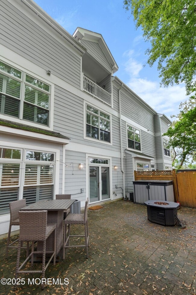 Building Photo - W162 Main St