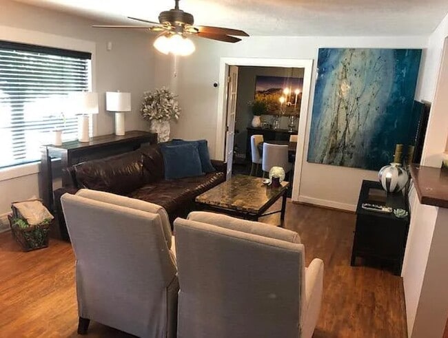 Building Photo - 817 W Highland St