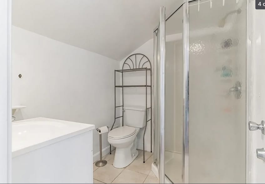 Building Photo - 4 Parker St