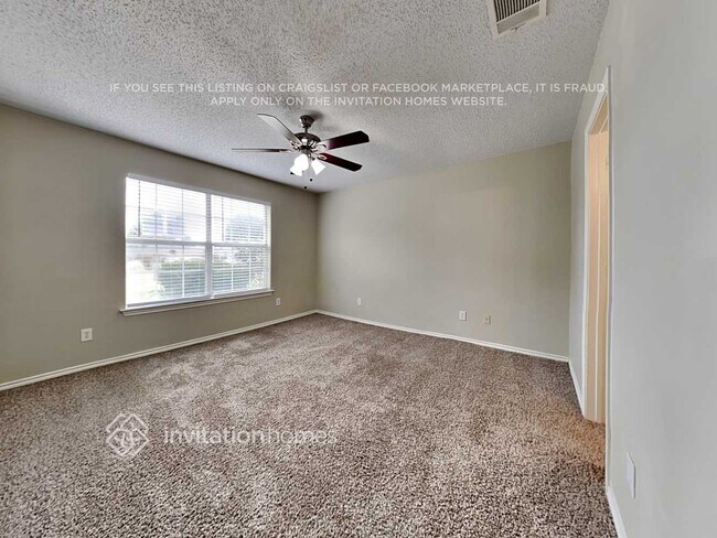 Building Photo - 1042 Ridgecrest Dr