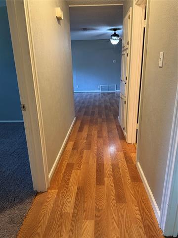 Building Photo - 616 E Main St