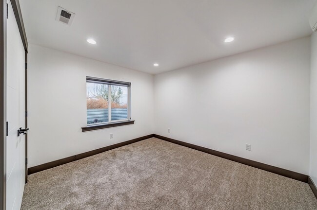 Building Photo - 2968 W Willow Bend