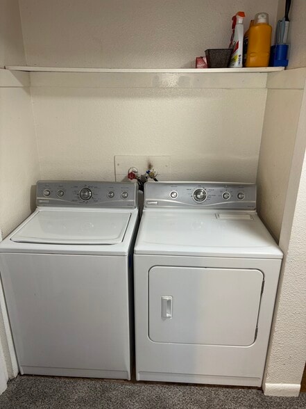 Building Photo - 1990 Eagle St