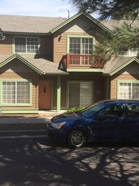 Building Photo - wonderful 3 bedroom townhome with a great location!