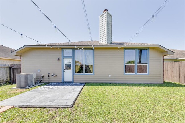 Building Photo - 15110 Diamond Way